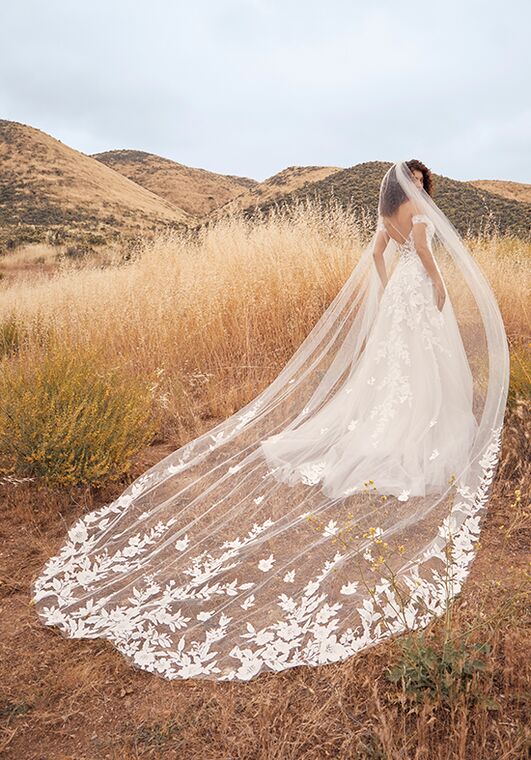 New Bridal Veil Casablanca \
