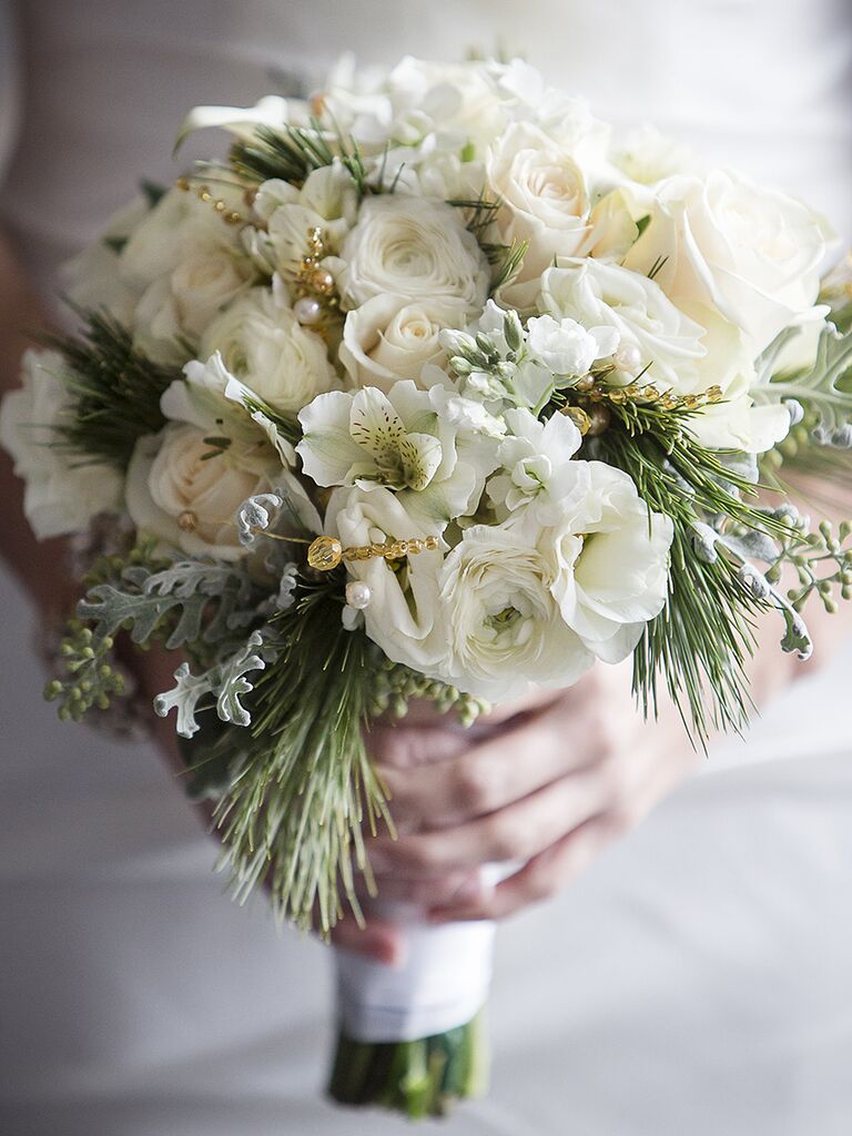 White winter wedding bouquet