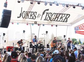 Jones & Fischer - Country Band - Seattle, WA - Hero Gallery 3