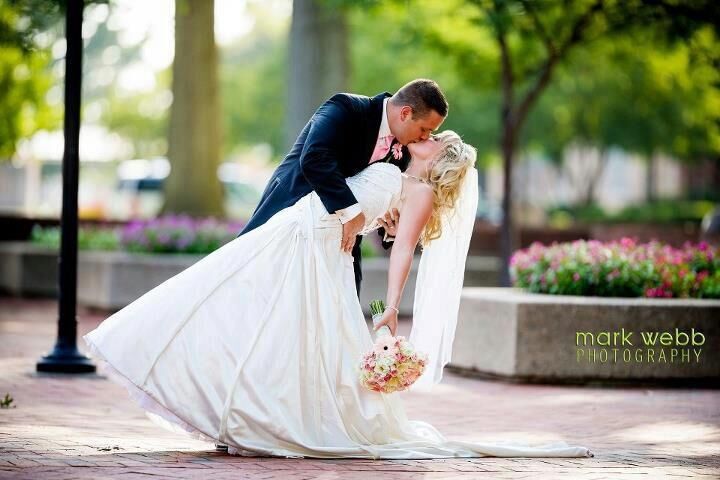 lara's bridals & formals