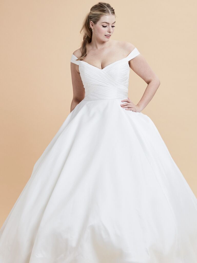 wedding gowns for chubby bride