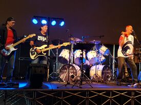 SideTrak'd - Classic Rock Band - Utica, MI - Hero Gallery 4