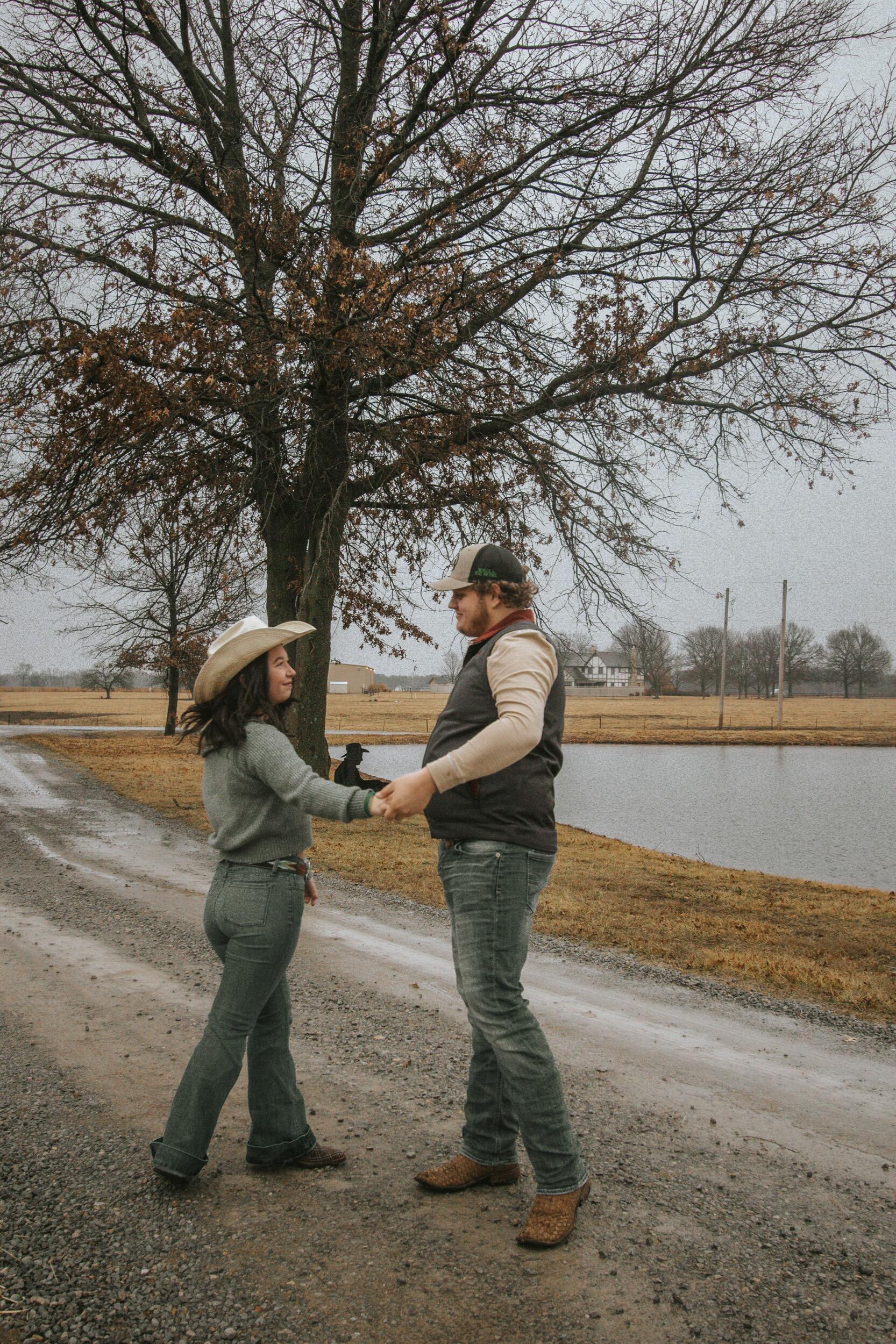 Couples Photos w/ Alyssa Tyler Photography