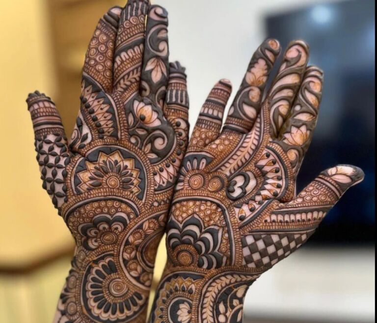 Mehendi: Start of a Fairytale
 [Taj Hotel, 10 AM - 2 PM]  
