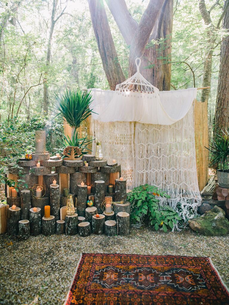 outdoor bohemian wedding ceremony décor