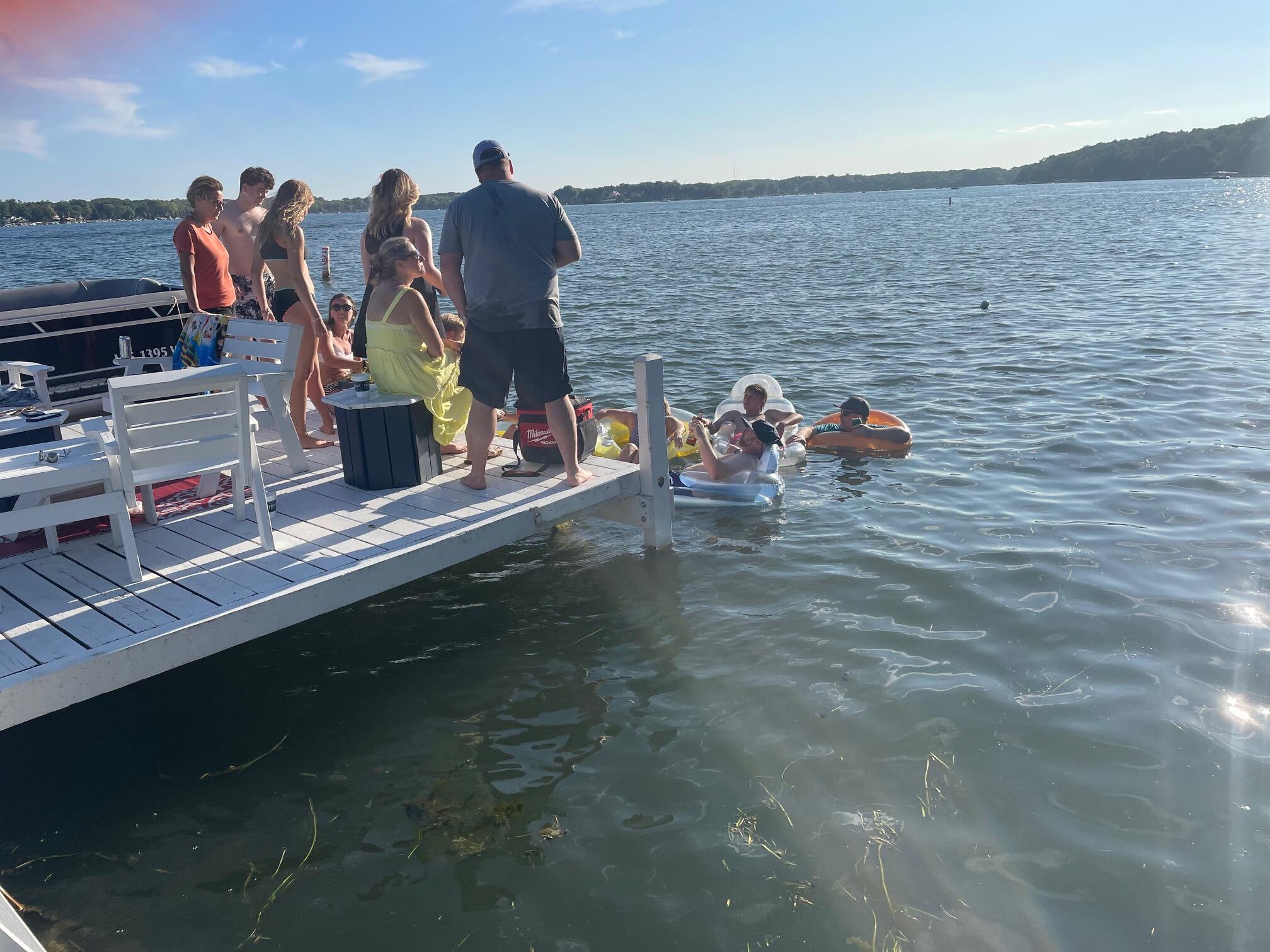 Julia meets the Greifenkamp crew - all of them at once!