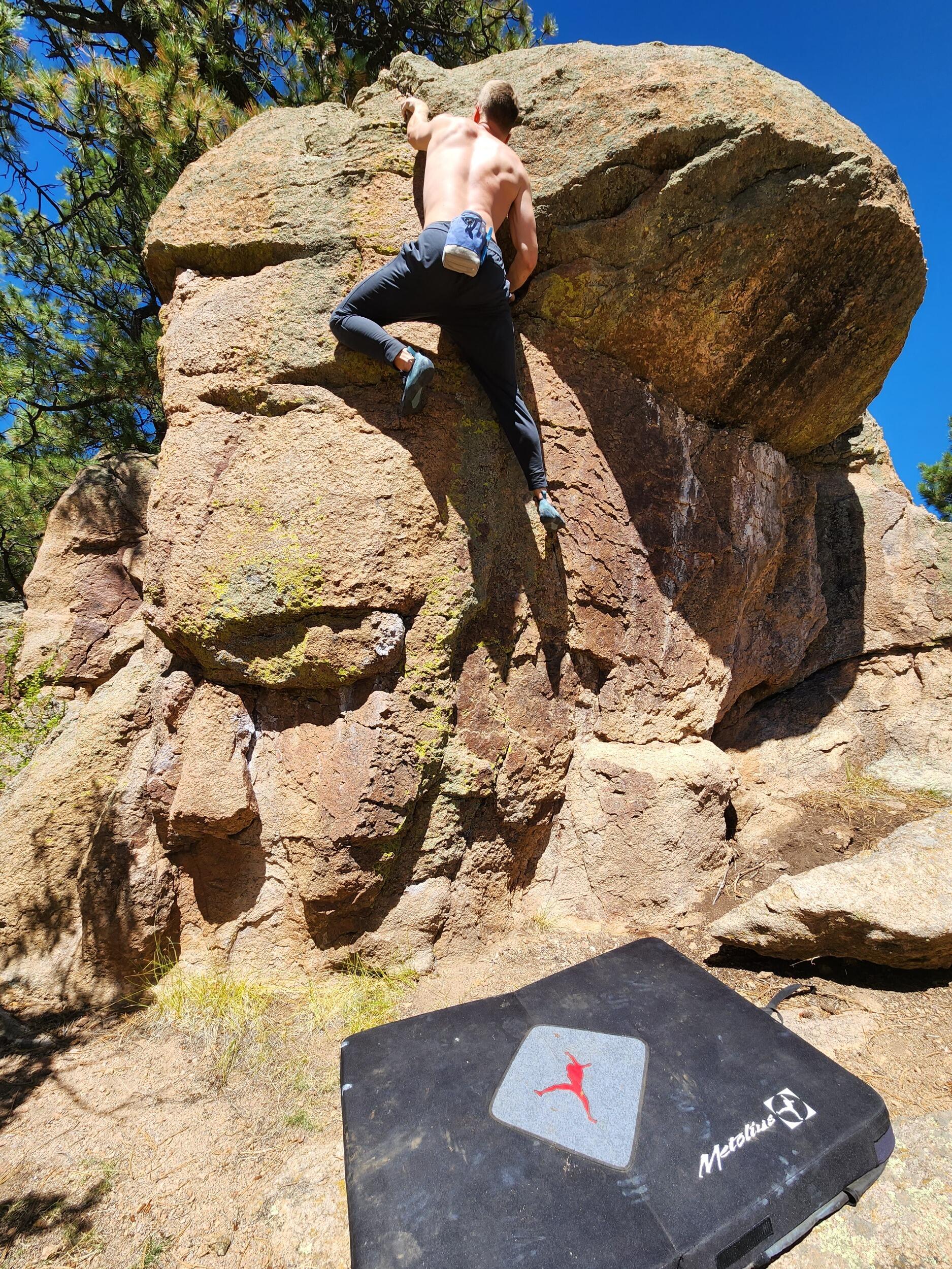 Regretfully, the couple had to move along to their next stop: The Great Sand Dunes National Park. On the way to the NP, they stopped in the middle of nowhere to boulder the Tres Piedra area in northern NM. 