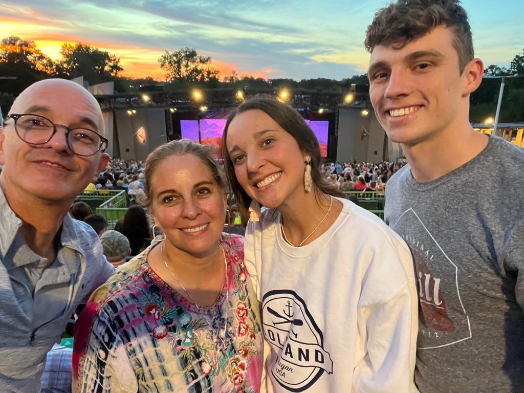 We went to the Muny with Ana's parents and Jack was the only one that understood : )//  Fuimos a ver una obra de teatro y Jack fue el unico que entendio :)