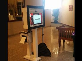 Your Mobile Entertainment | YomoEnt  - Photo Booth - Crown Point, IN - Hero Gallery 2