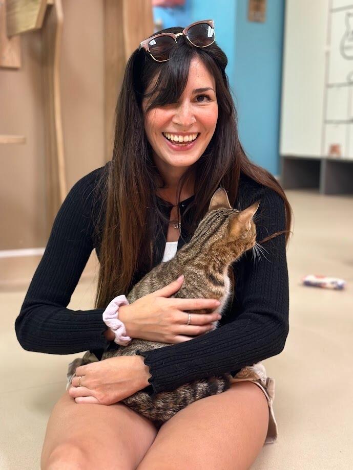 We went to see cats at the shelter again!