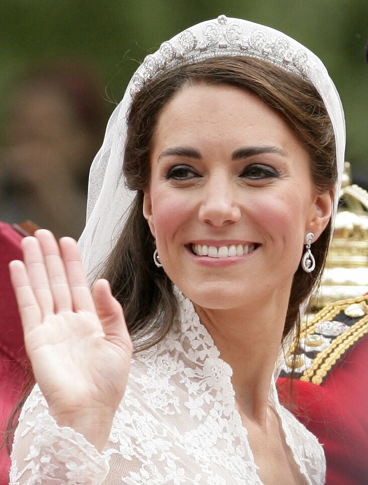 Famous Royal Wedding Tiaras Meghan Markle Kate Middleton Tiaras 