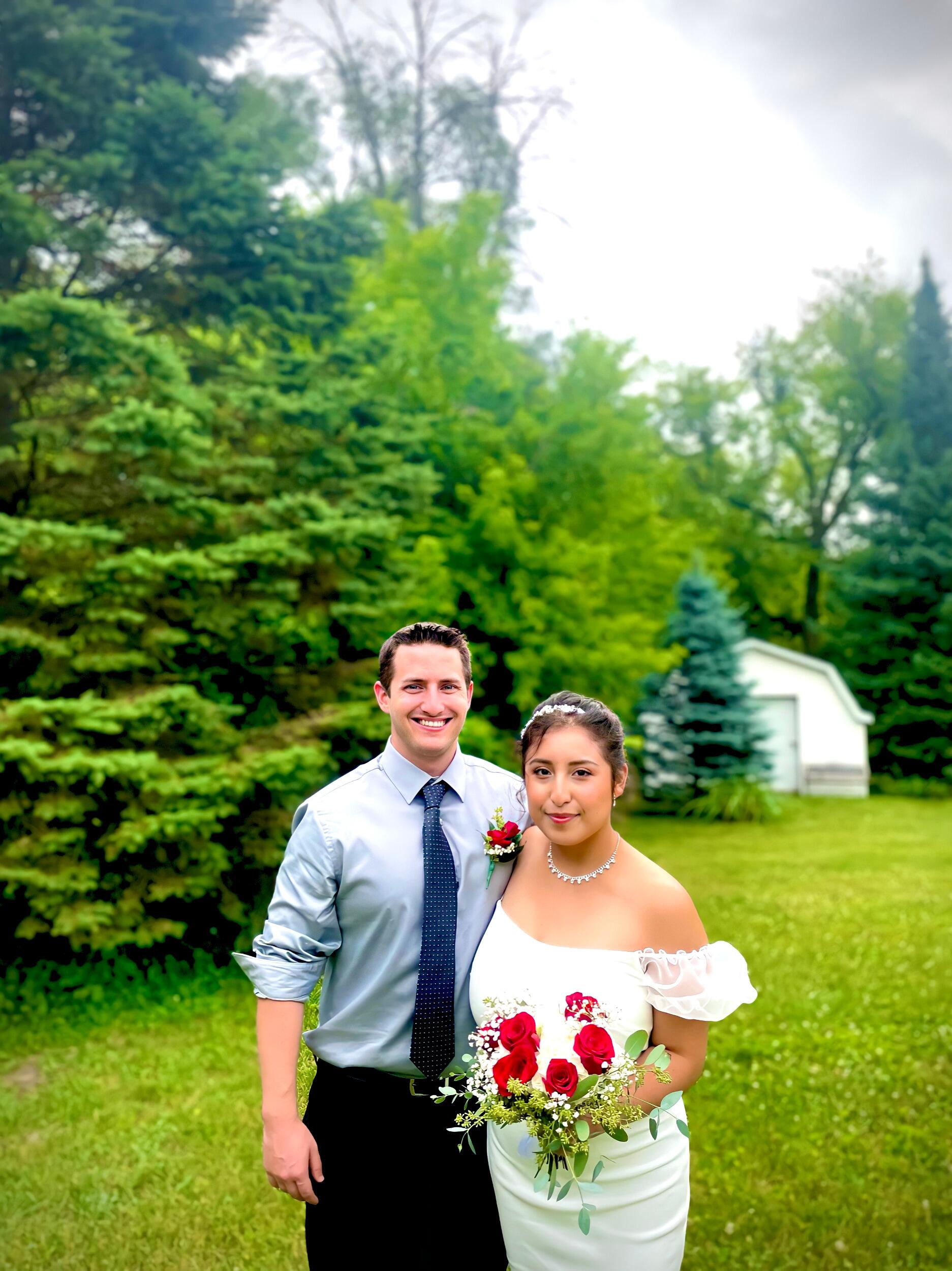The Civil Wedding with immediate family only. ***

La Boda Civil for familia imediata.
