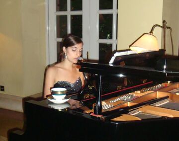 Andrea Hamilton - Singing Pianist - Ontario, CA - Hero Main