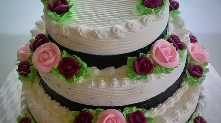 3 Layer Celebration Cake (3Kg) - Cake Connection
