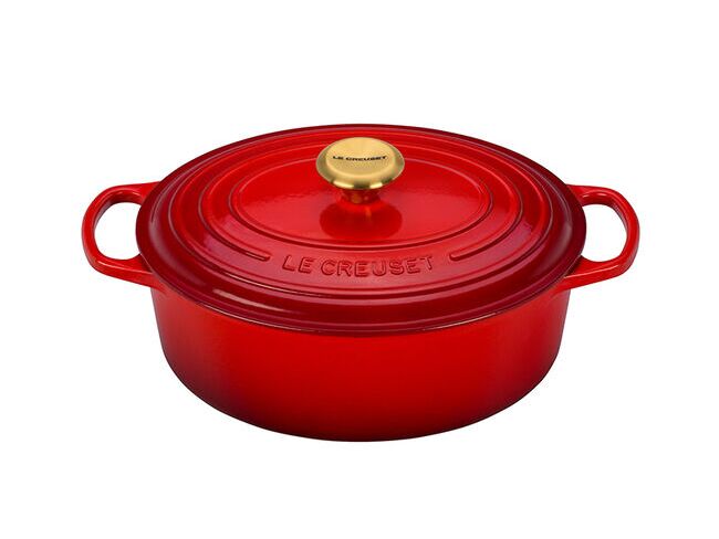 Red dutch oven gift idea for 40th anniversary from Le Creuset. 