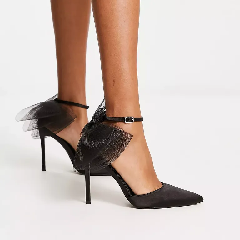pointed toe heels with tulle bow on back