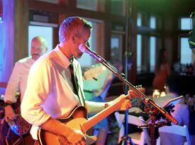 SOULone - Cover Band - Kill Devil Hills, NC - Hero Gallery 4