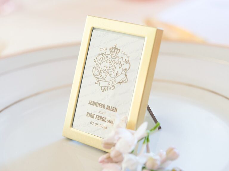 Mini picture frame gift idea for wedding guests