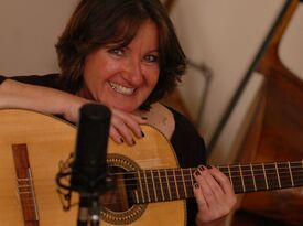Betsy Stern Music - Singer Guitarist - San Jose, CA - Hero Gallery 1