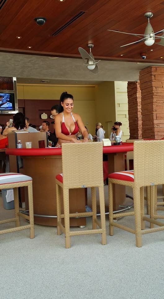 Matt and Lily’s love story began in the summer of 2022 at the Red Rock pool in Las Vegas. Lily was dealing blackjack, and Matt found himself at her table. They exchanged names, but fate had other plans, and they parted ways without exchanging contact information.