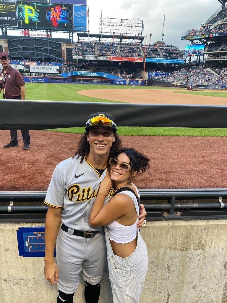 Vanessa Hudgens And Cole Tucker Are Married Wedding Details 