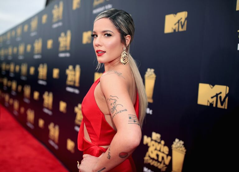 halsey red carpet mtv