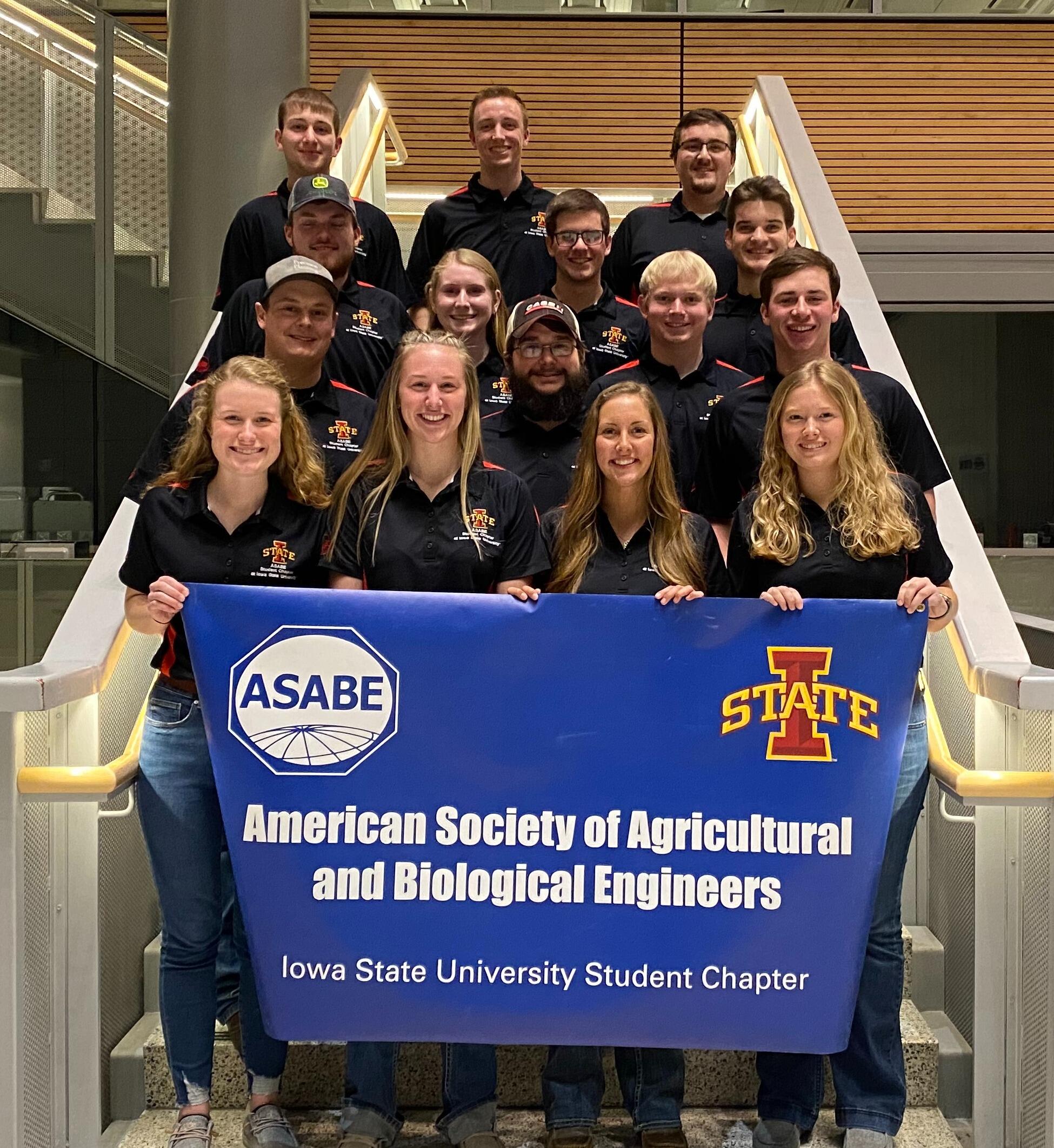Grace & Kyle continued their involvement in the ASABE Club and both became part of the Exec Team for the 2021-22 school year! Kyle also added Grace on Snapchat, where they casually talked throughout the summer. 