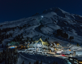 Winter wedding venue in Government Camp, Oregon