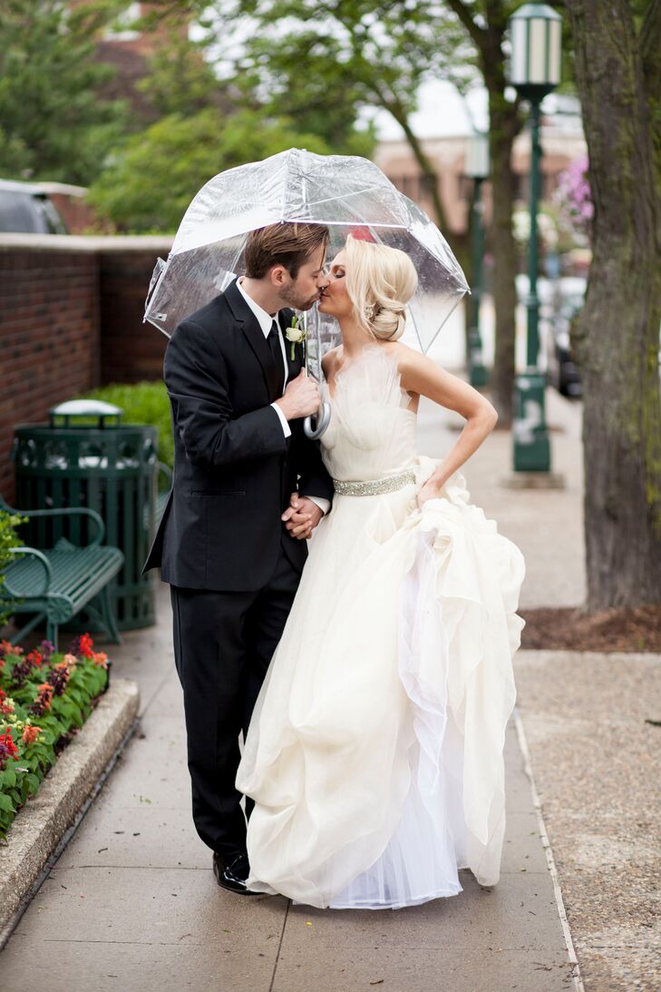 clear umbrella wedding photos