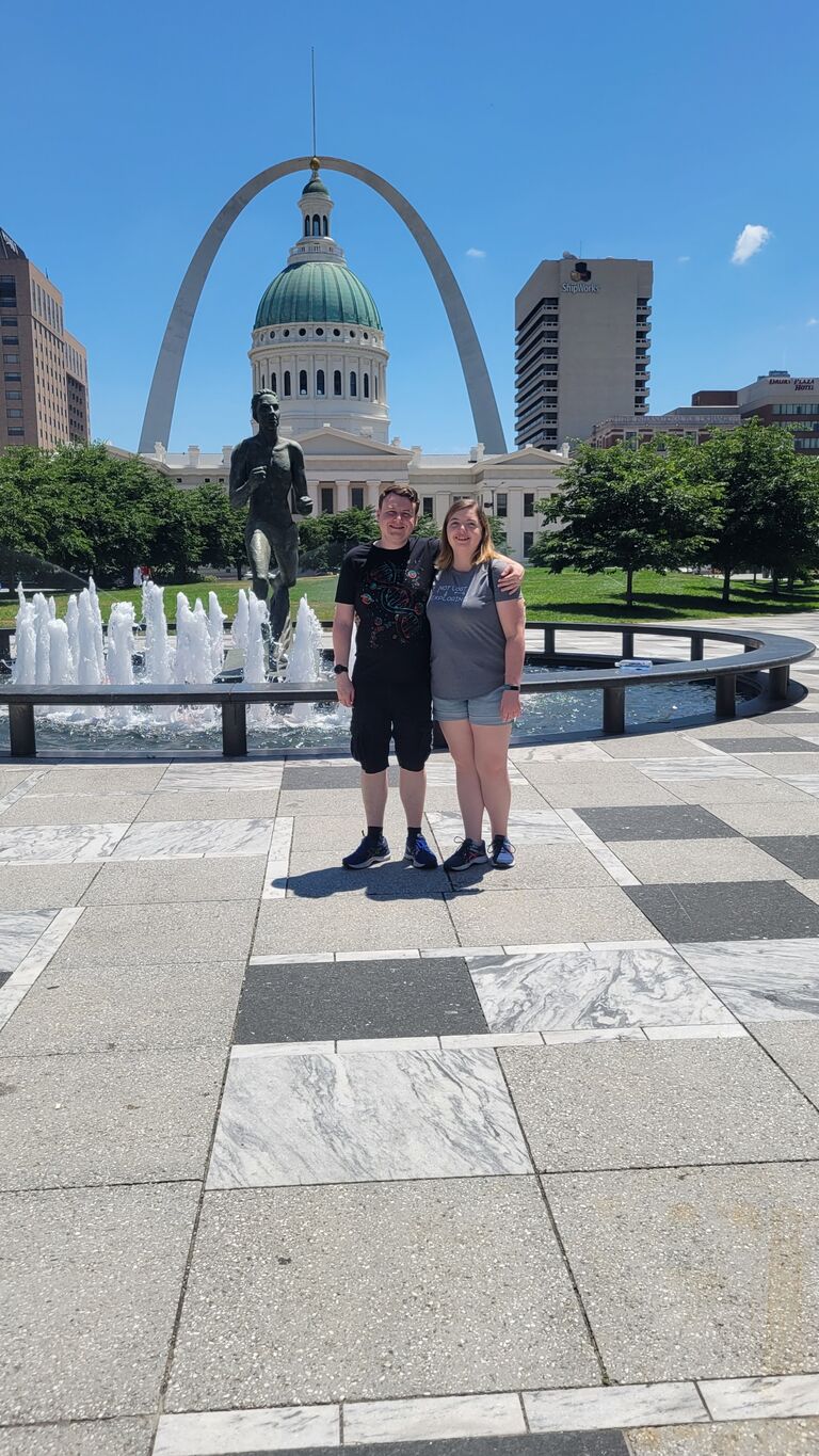 After Kansas City, the group arrived in St. Louis. The family visited the Arch and watched a Cardinal's game.