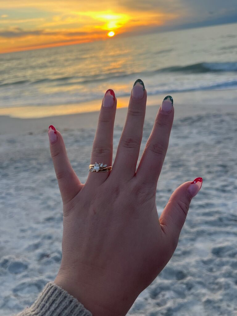 Jordan FINALLY proposed surrounded by Makaila's entire family on their annual beach trip to Anna Maria Island. When the clock struck midnight on New Year's Eve, he got down on one knee and asked Makaila to marry him. They spent the rest of the week celebrating with family and we can't wait to celebrate with all of you!