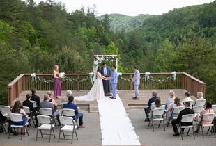 Are you looking for a last minute wedding venue? Boone Tavern has dates  still available in June, July, and August! From now until April 30th new  wedding bookings will receive a discount