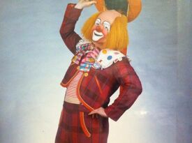 ABC Circus - Comedy Magician - Woodhaven, MI - Hero Gallery 4