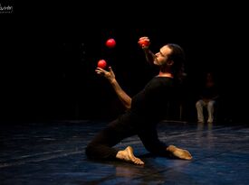 Luther Bangert, Artistic Juggler - Juggler - Philadelphia, PA - Hero Gallery 4