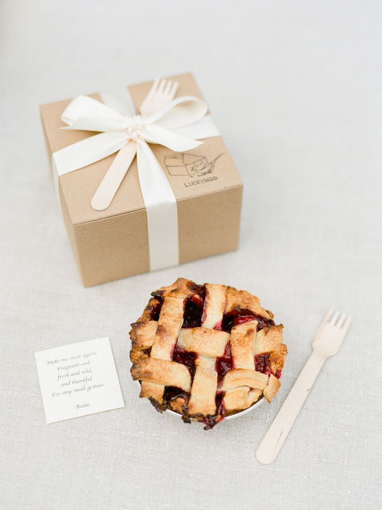 Boxed pie wedding favors