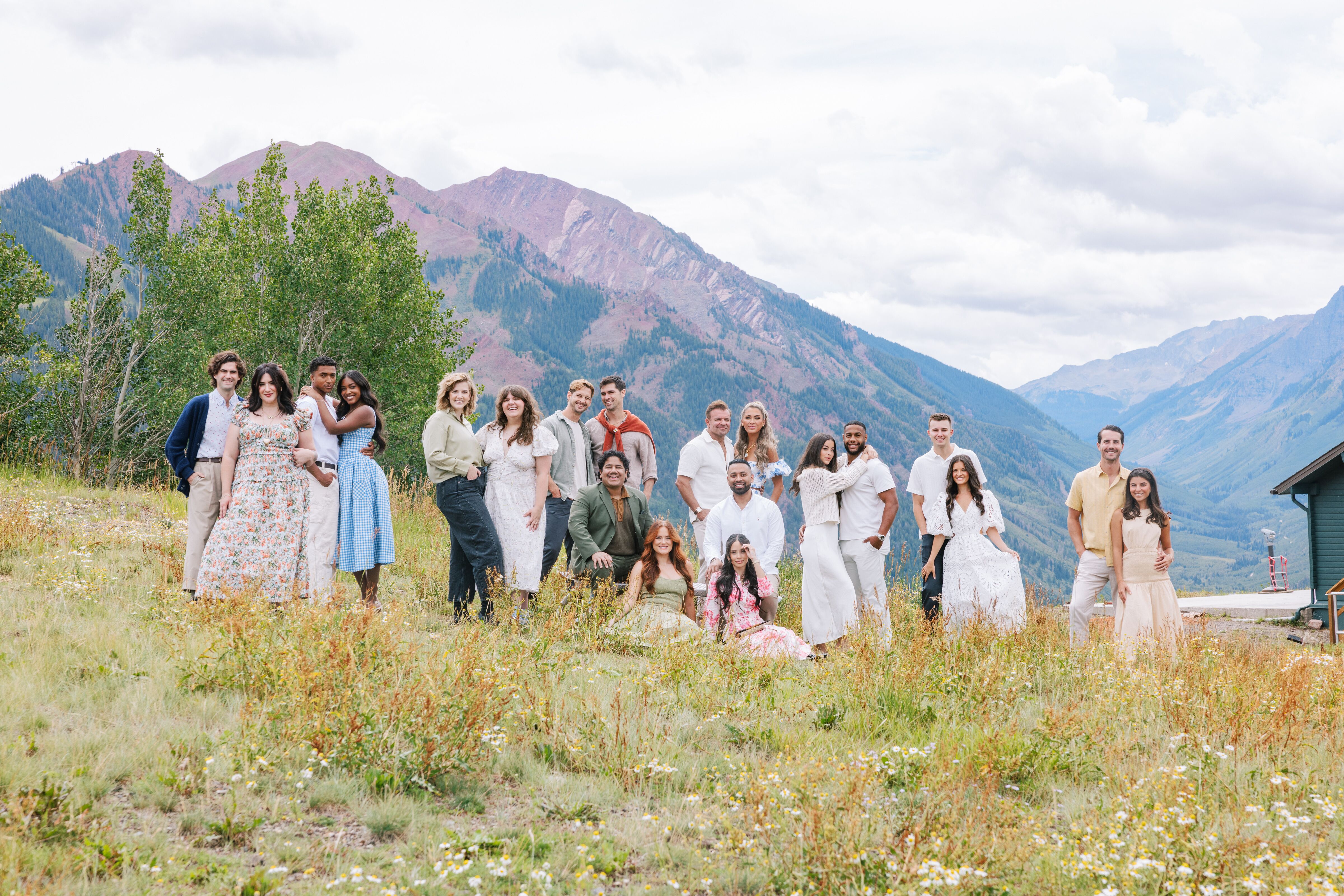 afrik armando photoraphy the knot influencer couples of 2024 at the top of buttermilk mountain posing in pairs