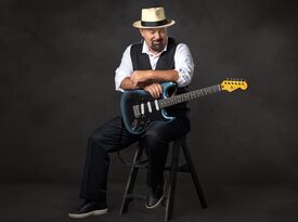 Denny B. | Award-Winning Singer-Guitarist - Singer Guitarist - Chicago, IL - Hero Gallery 1