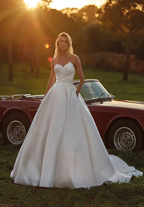 Pronovias satin hot sale