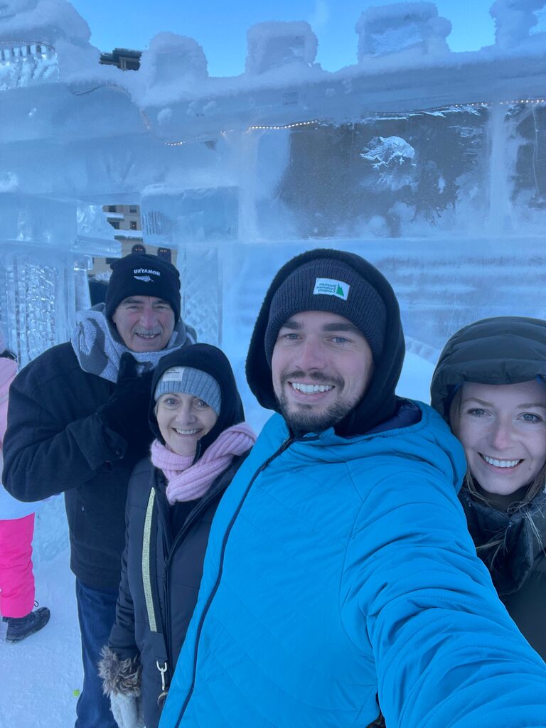 Nicole and Ron surprised us for Christmas in Kimberley! We took them to Banff for a very cold weekend.
