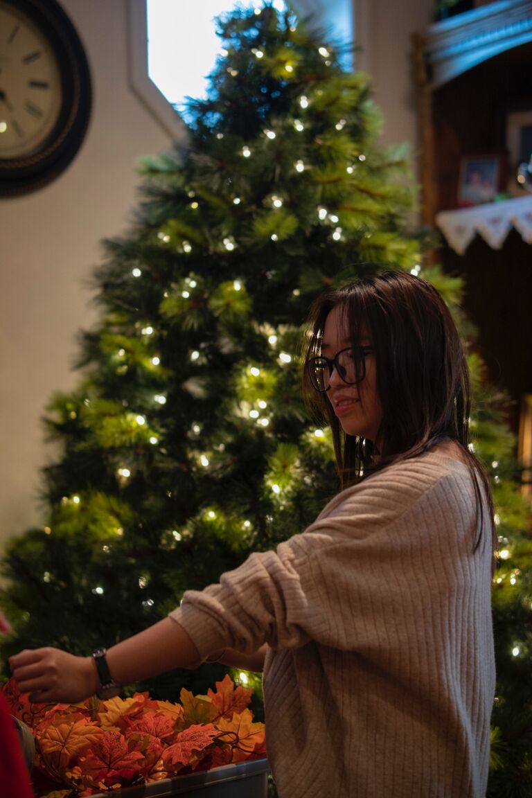 Christmas decorating with the Thompson after Thanksgiving.
