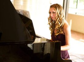 Tabitha Meeks - Classical Pianist - Nashville, TN - Hero Gallery 1