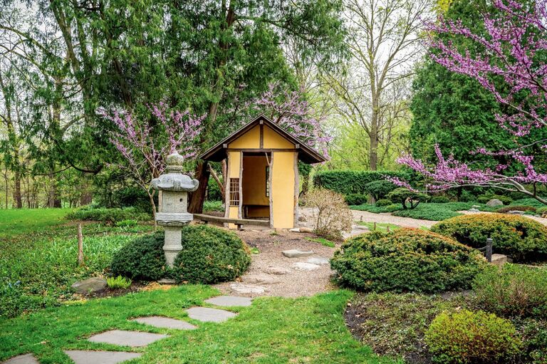 Shortly after, Ella confessed her feelings to Stuart while sitting and talking in Carleton's Japanese Gardens. (Stuart thought she meant as friends but it was clarified later that day.)