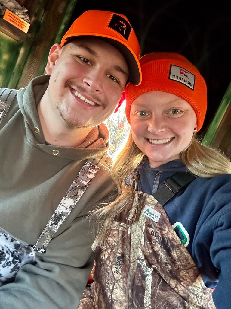Jared finally got Heather in the hunting shack with him!