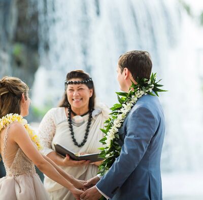Hawaiian Style Beach Weddings