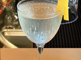 Carlos Dias - Mixologist/ Bartender - Bartender - Kent, WA - Hero Gallery 3
