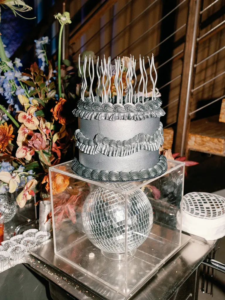 Chrome lambeth wedding cake, taylor swift themed wedding
