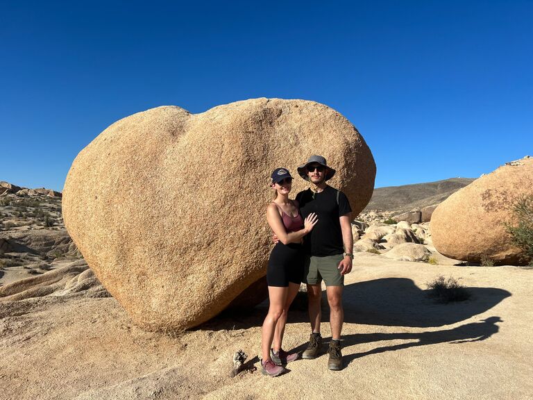 The first time "I Love You" was said was during our trip to Joshua Tree National Park

La primera vez que dijeron "Te amo" fue durante nuestro viaje al Parque Nacional Joshua Tree
