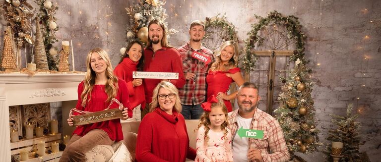 Christmas pictures with the Moore's!