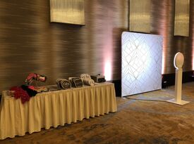 The Sleek Image Photo Booth - Photo Booth - Dallas, TX - Hero Gallery 1