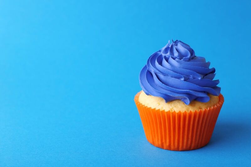Bluey birthday party ideas - Bluey and Bingo cupcakes